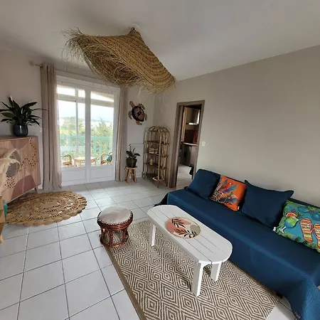 Le Capestang Apartment *